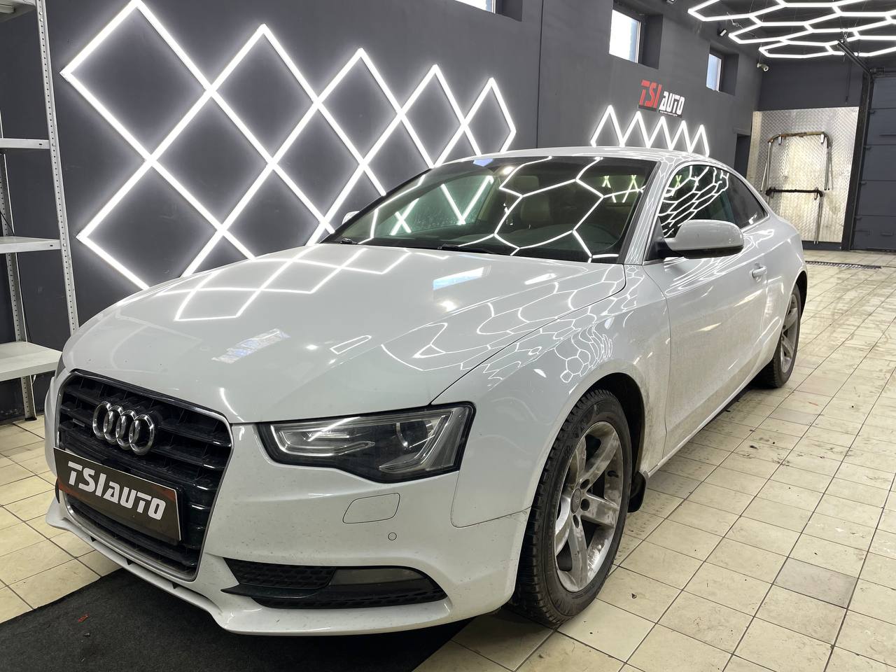 Химчистка Audi A5 в Алматы