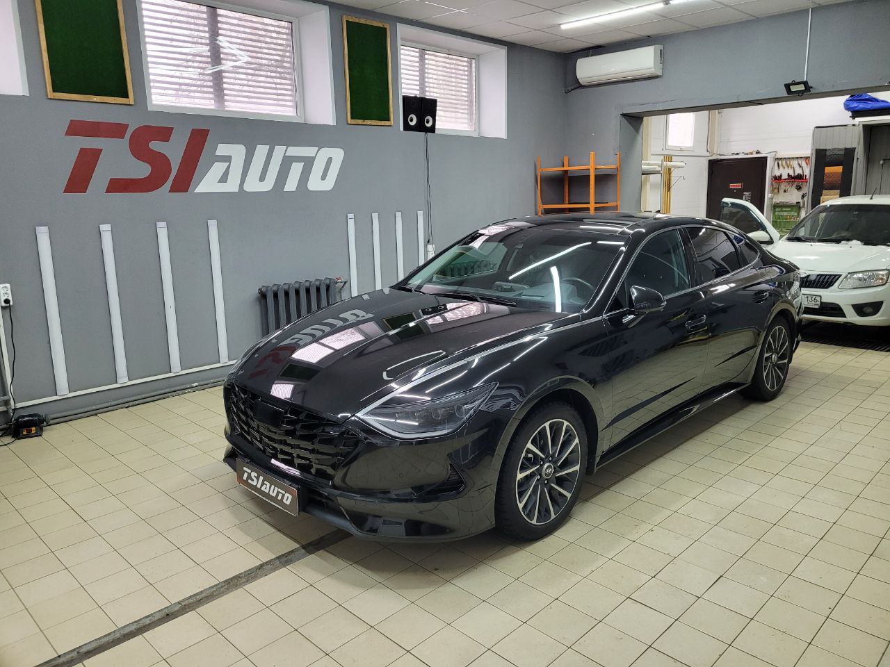 Hyundai Sonata мойка подкапотного пространства в Алматы
