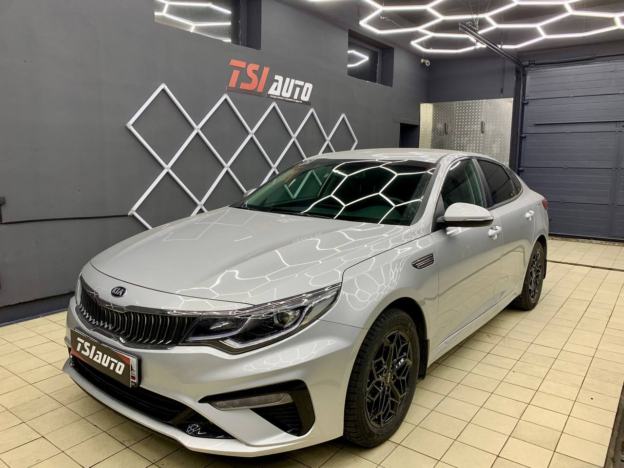 Kia Optima установка подсветки салона в Алматы