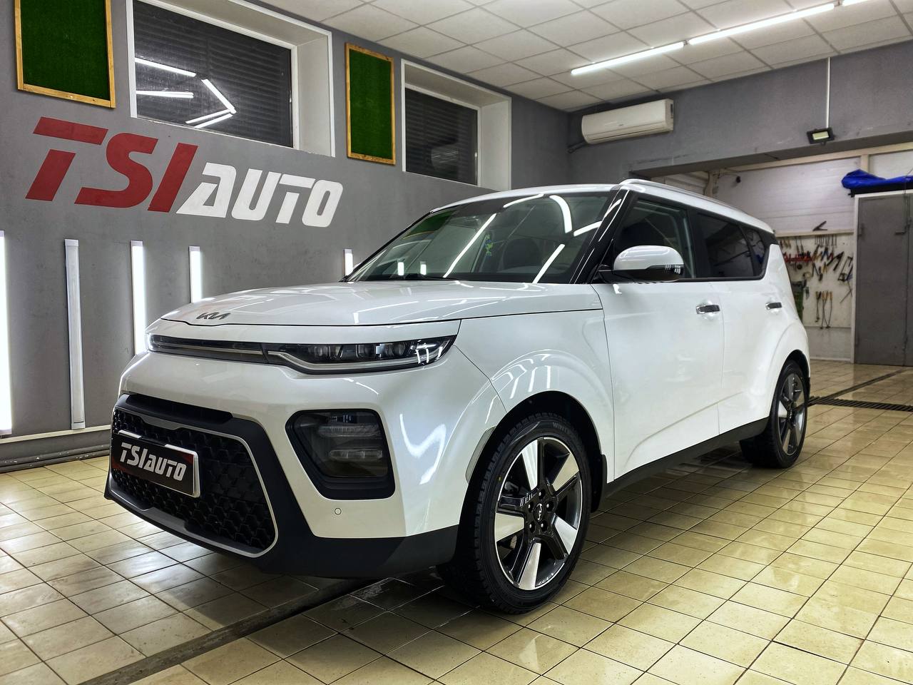 Kia Soul полировка и нанесение керамики в Алматы