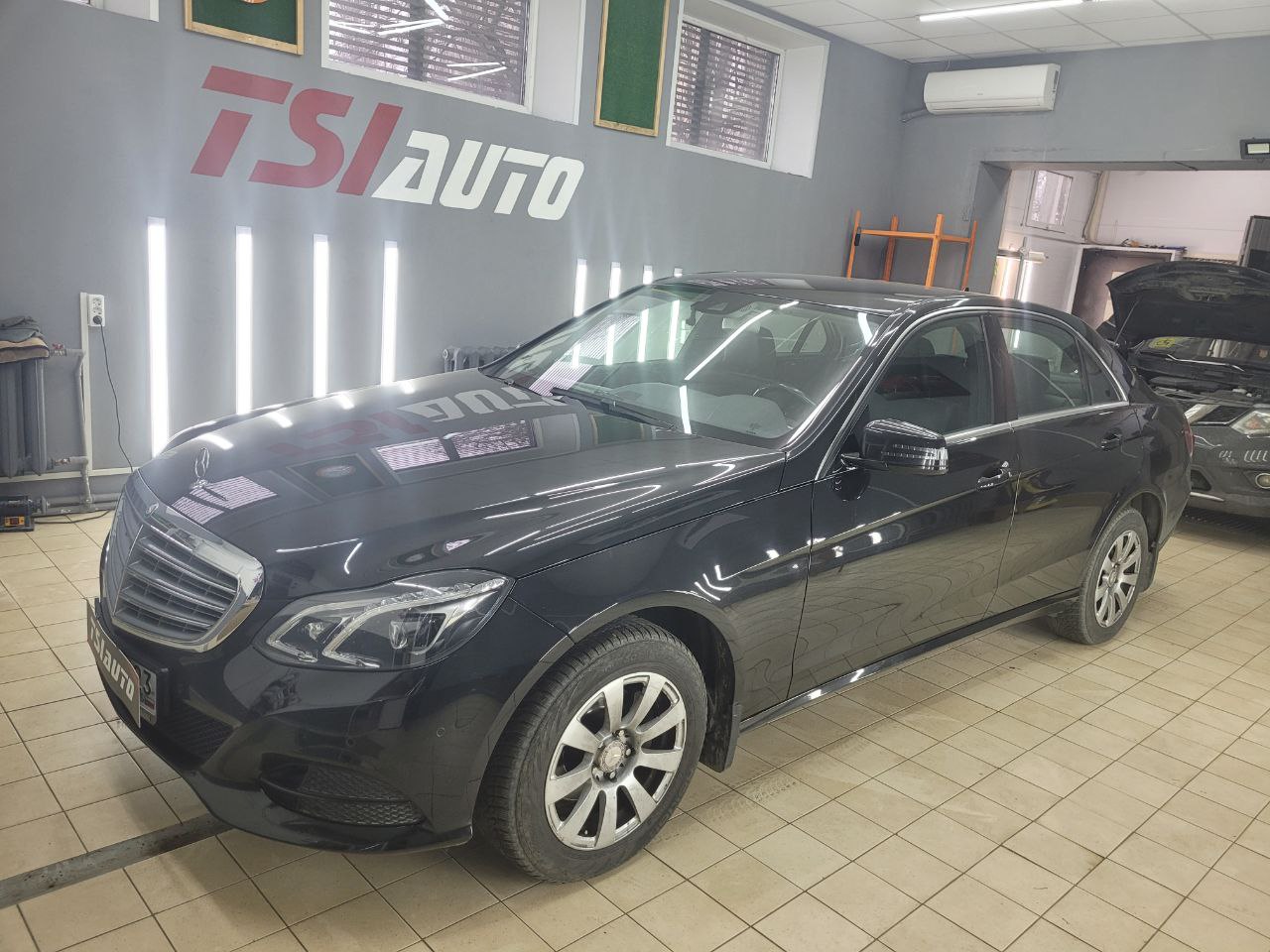 Шумоизоляция Mercedes Benz w212 в Алматы