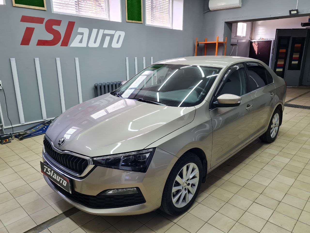 Шумоизоляция Skoda Rapid в Алматы в пакете Элит