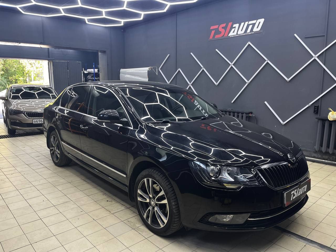 Шумоизоляция Skoda Superb в пакете Комфорт в Алматы