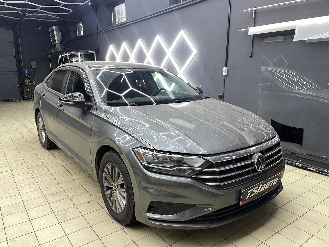 Volkswagen Jetta установка подсветки салона в Алматы