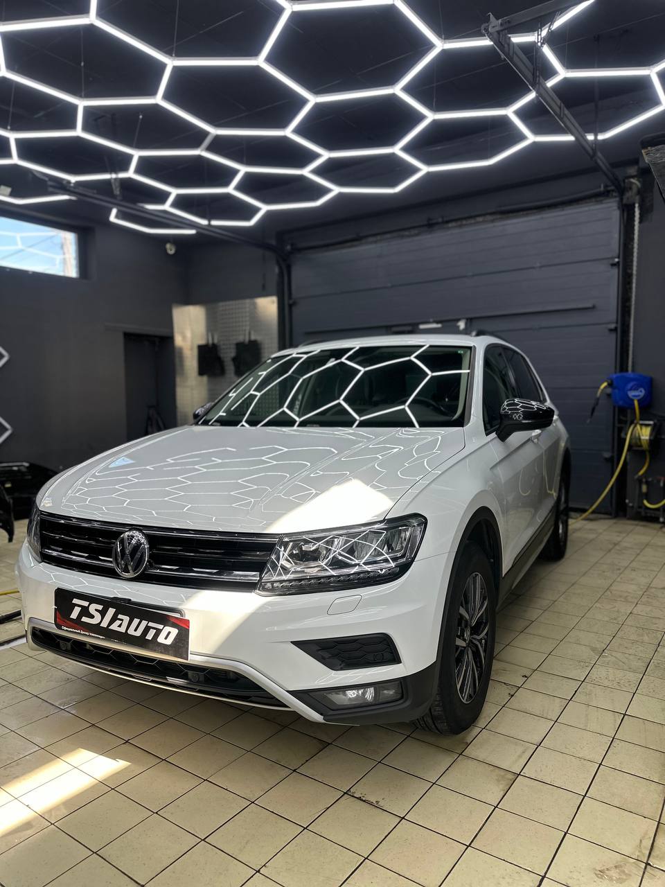 Оклейка пленкой Volkswagen Tiguan 2 в Алматы