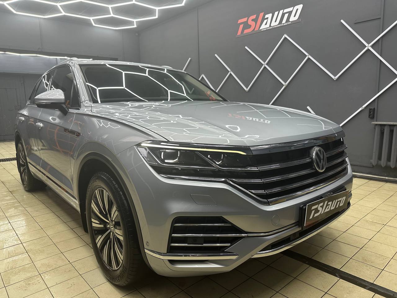 Шумоизоляция Volkswagen Touareg в пакете Комфорт в Алматы