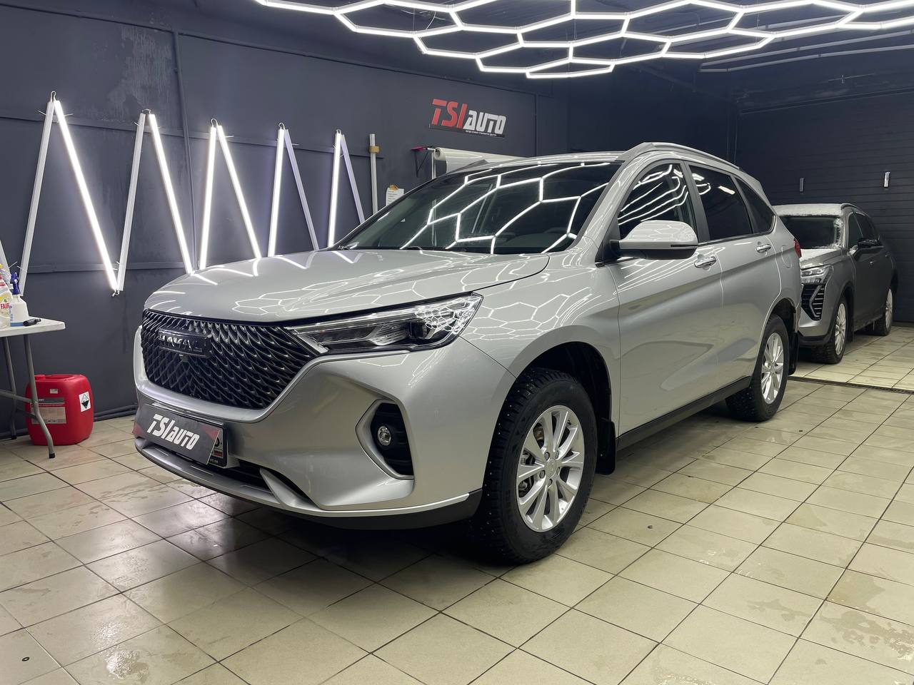 Шумоизоляция дверей и пола в салоне Haval M6 в Алматы