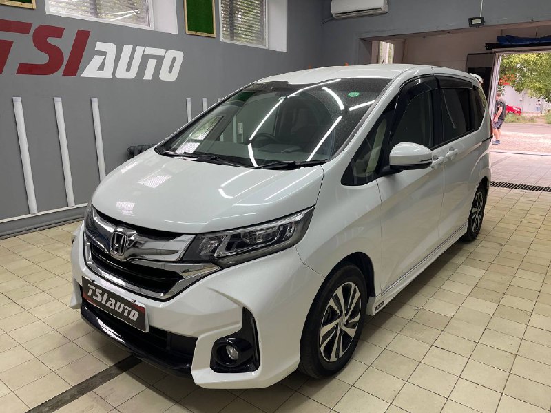 Шумоизоляция Honda Freed в Алматы