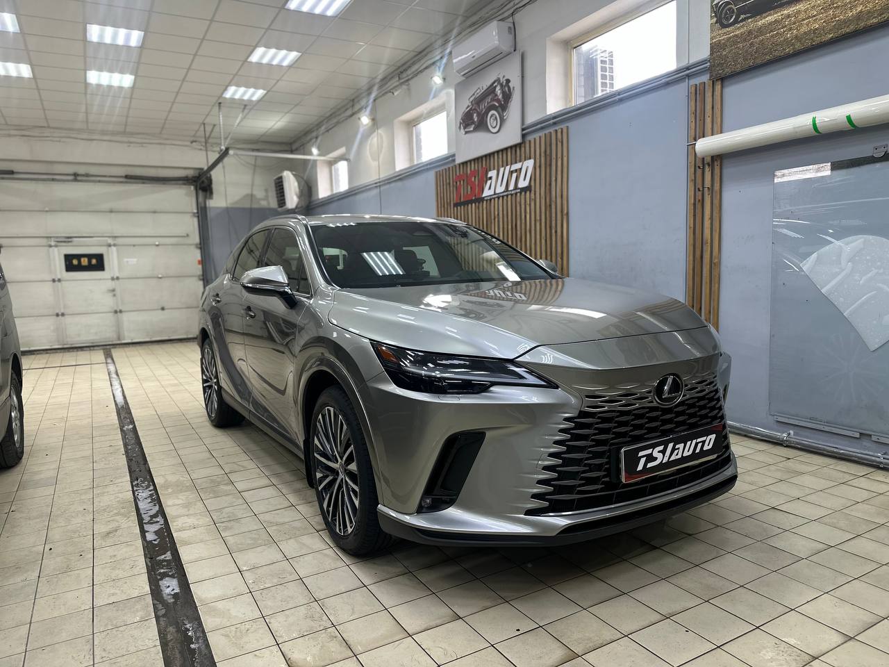 Lexus RX оклейка бронепленкой в Алматы