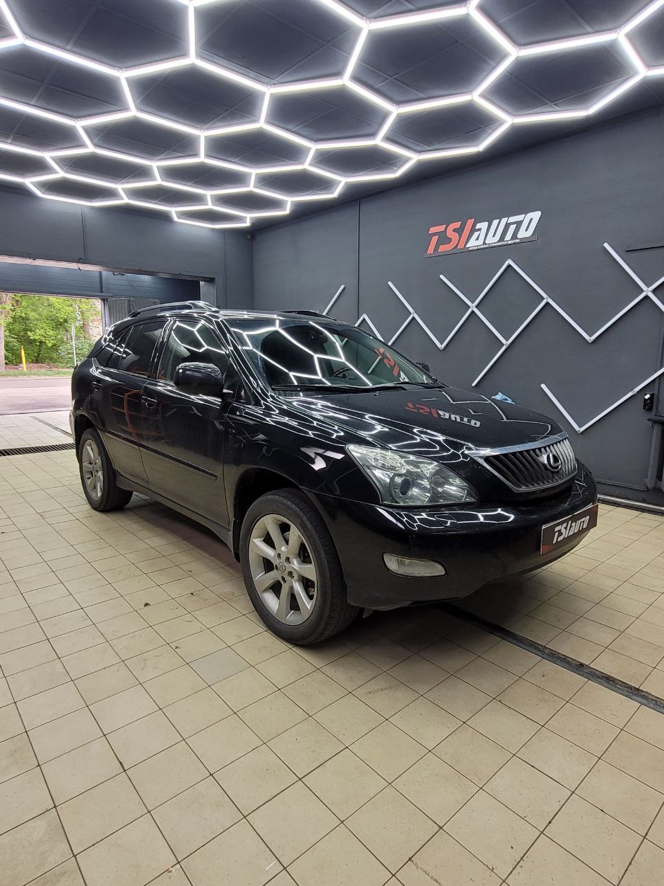 Lexus RX шумоизоляция торпедо в Алматы