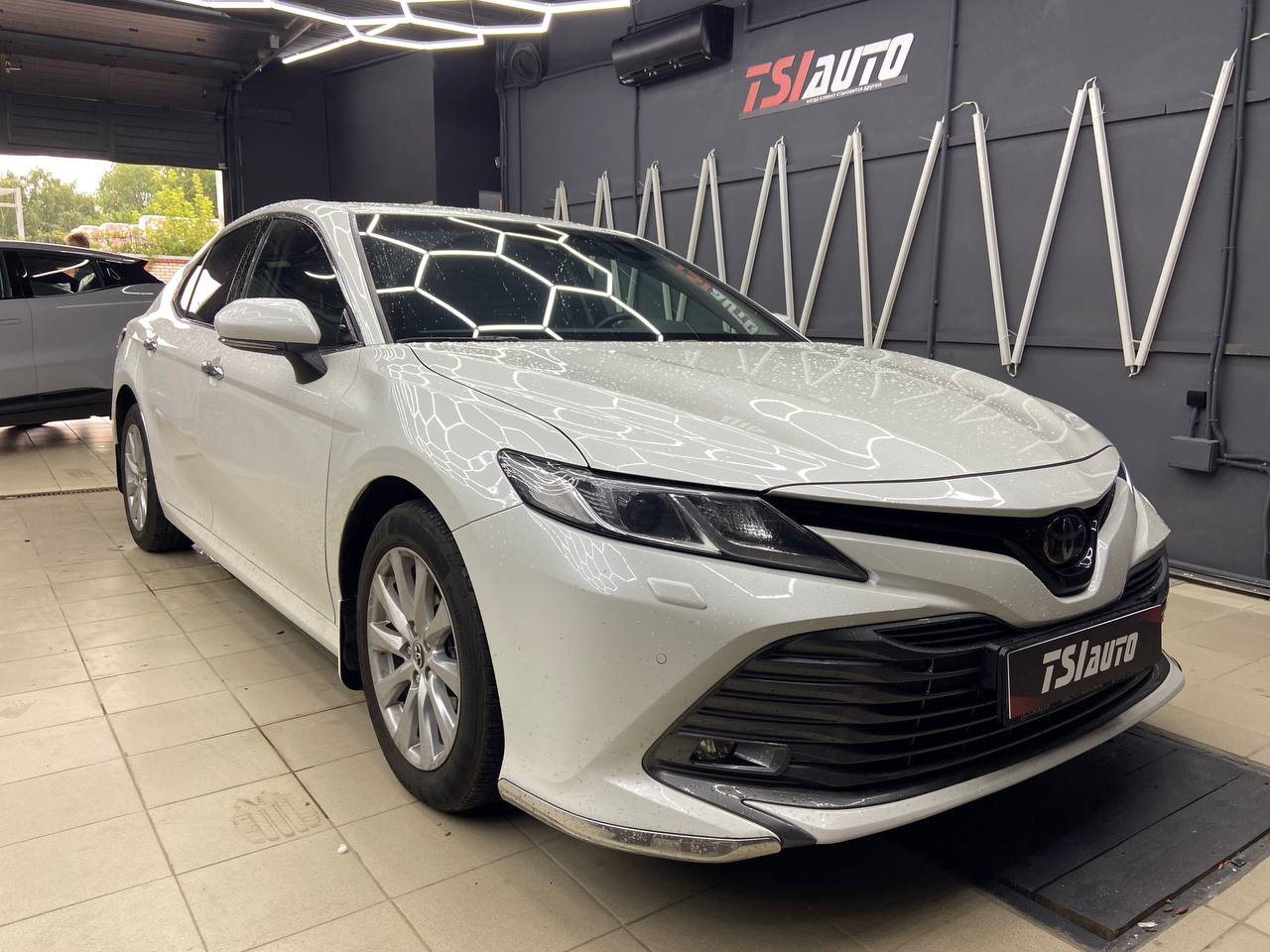 Toyota Camry v70 шумоизоляция торпедо в Алматы