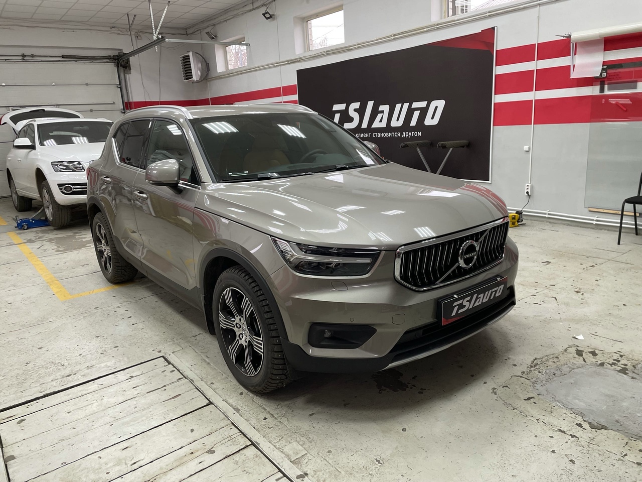 Шумоизоляция Volvo XC40 в Алматы